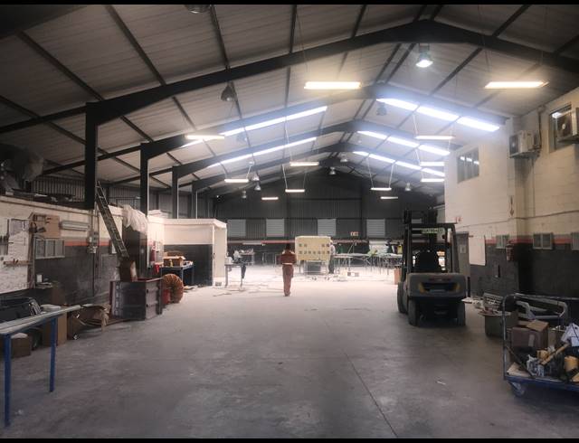 1,465M² WAREHOUSE RENTED IN OKAVANGO PARK